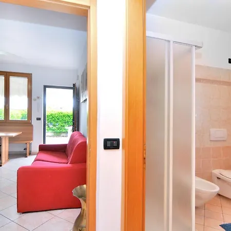 Erica كاوْرلي